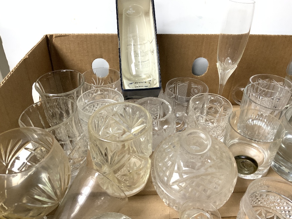 CAITHNESS ENGRAVED GLASS VASE AND A QUANTITY OF CUT AND OTHER TABLE GLASSWARE. - Image 3 of 6