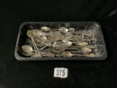 TWO SILVER TEA SPOONS, A ROLEX TEA SPOON AND A QUANTITY OF PLATED COMMEMORATIVE SPOONS.