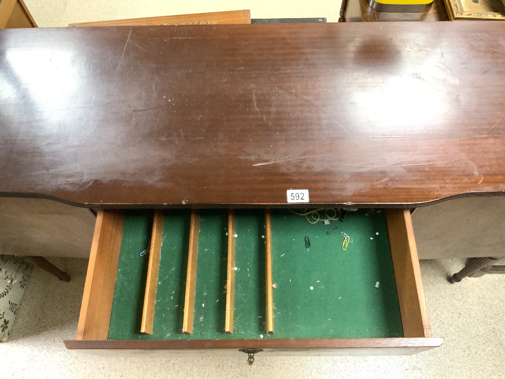 REPRODUCTION MAHOGANY SIDEBOARD. - Image 3 of 3