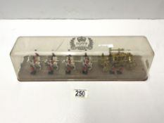 THE QUEENS SILVER JUBILEE 1977 MODEL CARRIAGE.