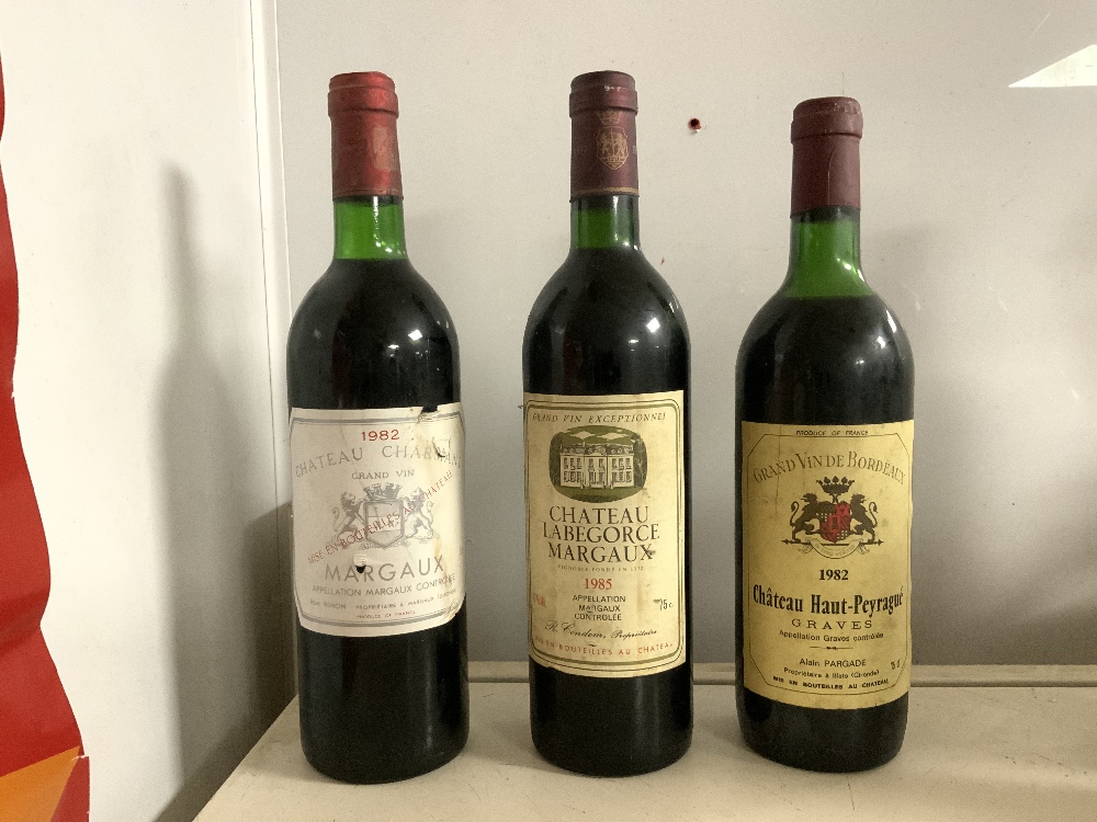 THREE BOTTLES OF CHATEAU HENNEBELLE, HAUT - MEDOC 1986, 1 BOTTLE 1982 CHATEAU HAUT - PAYRAGUE, - Image 2 of 3