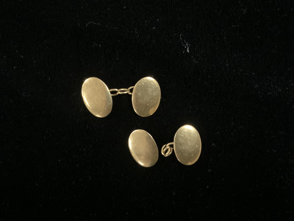 PAIR OF 375 GOLD CUFFLINKS IN LEATHER BOX A/F; 8.34 GRAMS - Image 2 of 5