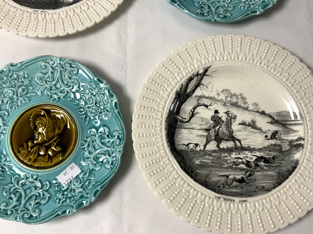 TWO ROYAL CAULDON HUNTING SCENE WALL PLATES AND PAIR OF CONTINENTAL PORTRAIT PLATES. - Image 3 of 5