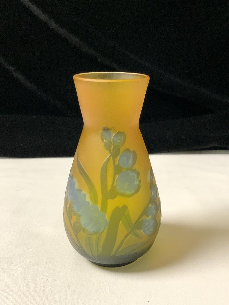 SMALL ART GLASS VASE MARKED GALLE YELLOW BLUE AND GREEN; 13.5CM - Image 2 of 5