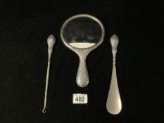 EDWARDIAN HALLMARKED SILVER HAMMERED CIRCULAR HAND MIRROR WITH MATCHING SHOE HORN AND BUTTON HOOK