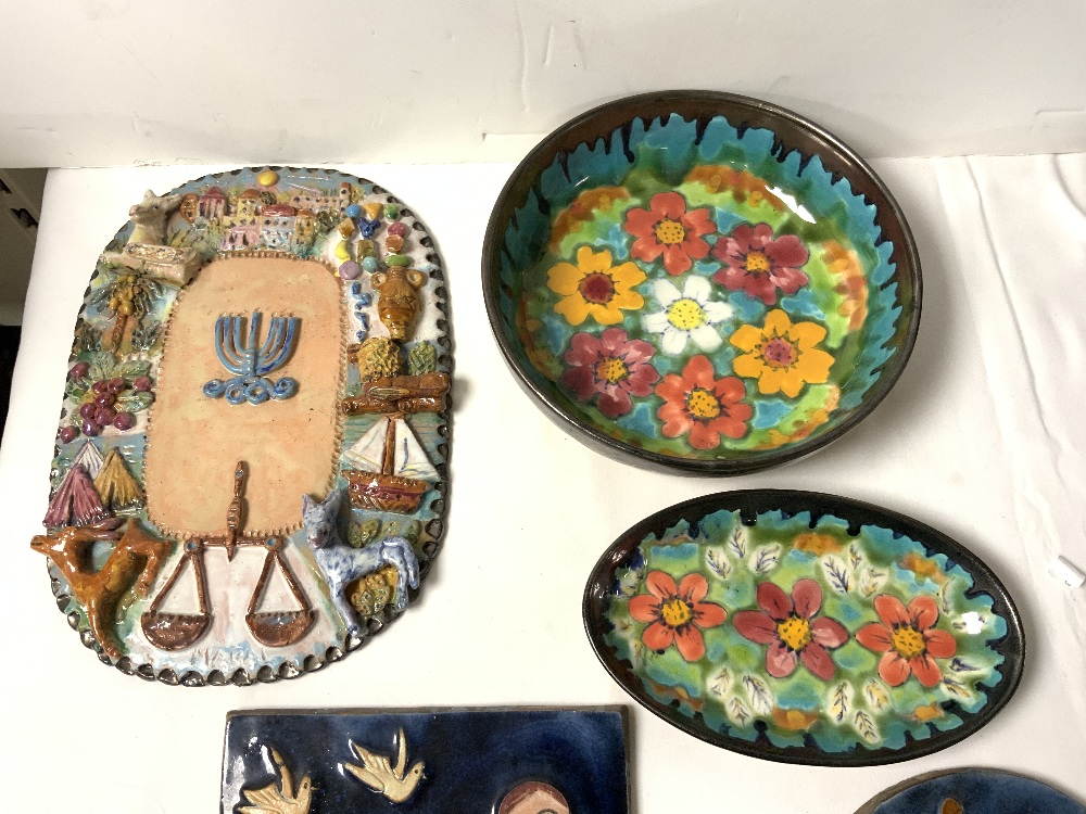 TWO MAGAL EIN HOD [ ISRAEL ] FLORAL DECORATED DISHES, LARGEST 23 CMS, AND 3 SIMILAR RELIEF PLAQUES. - Image 3 of 4