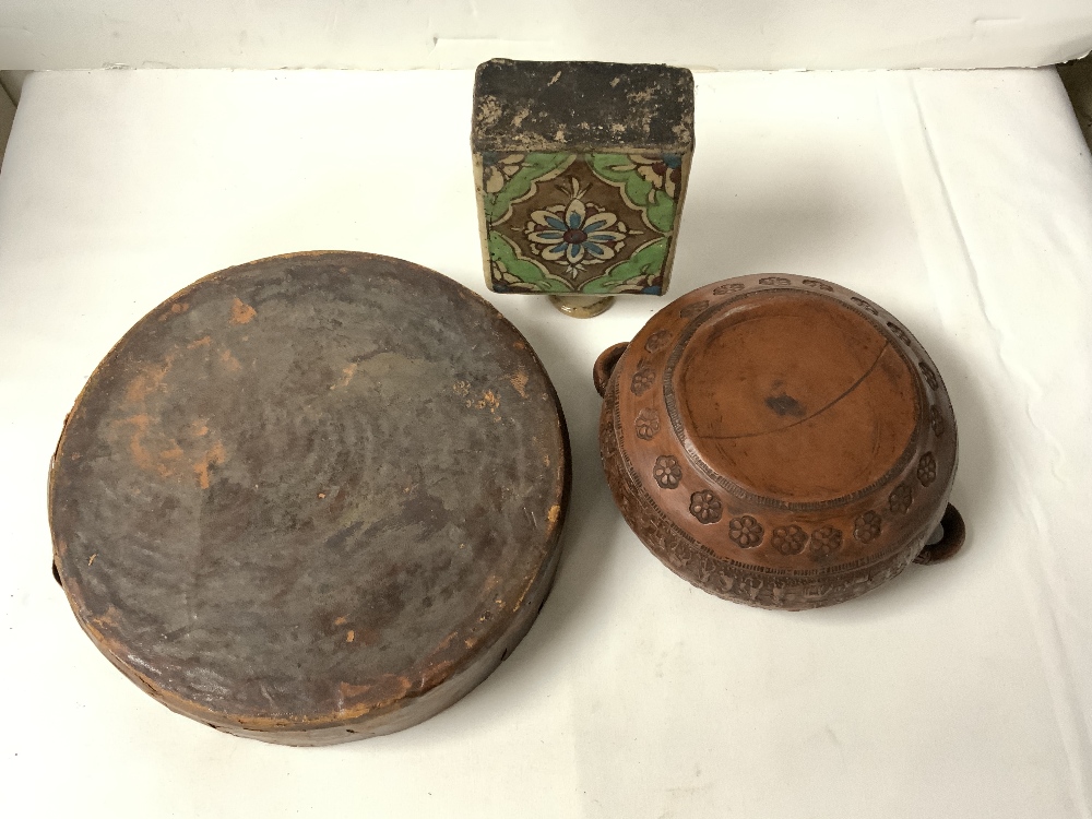 EASTERN GLAZED POTTERY FLASK, CIRCULAR POTTERY BOWL DECORATED WITH BIRDS; 25 CMS AND RED POTTERY - Image 4 of 4