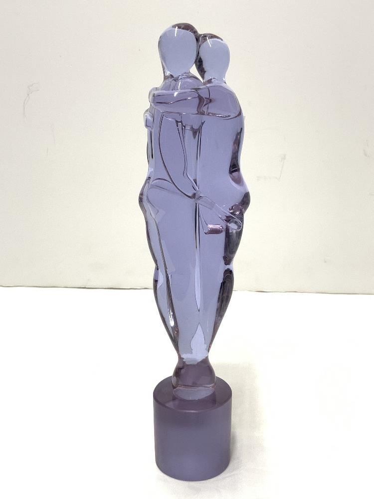 AMETHYST GLASS STATUE OF FIGURES EMBRACING; 32 CMS. - Image 4 of 5