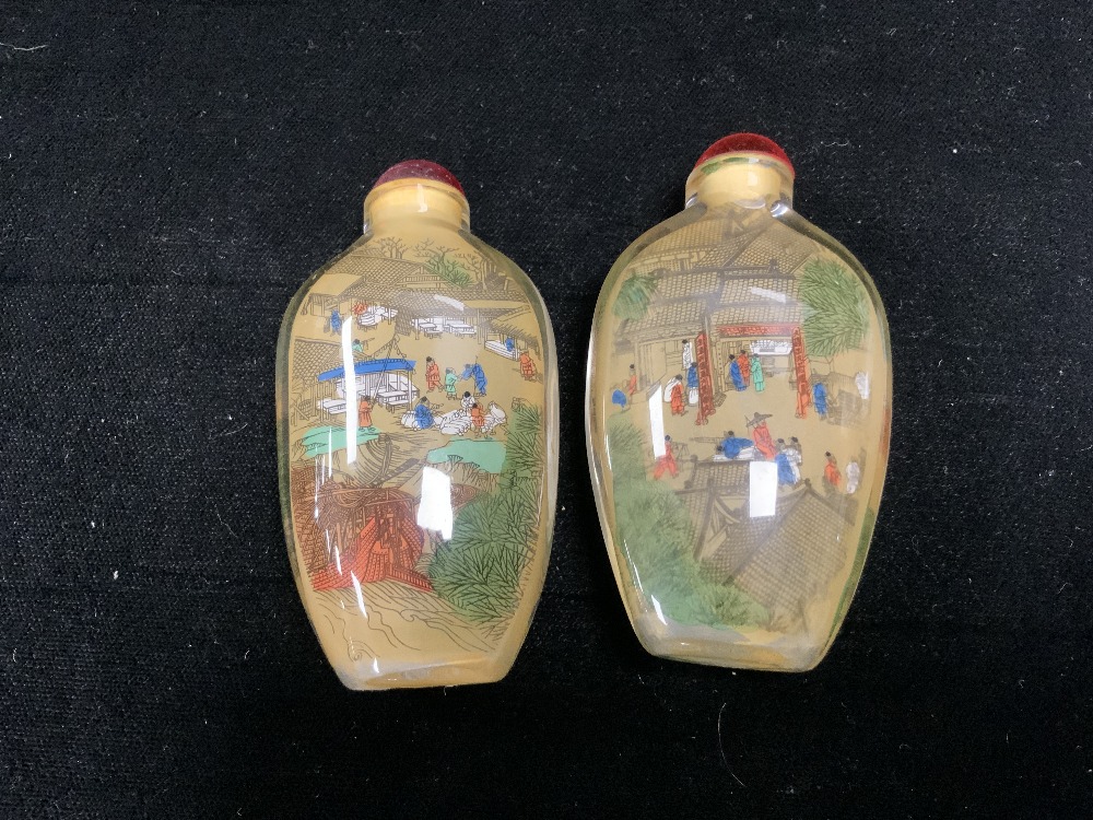 TWO CHINESE GLASS SNUFF BOTTLES, 2 CLOISONNE BALLS IN BOX AND 4 SMALL MODERN CHINESE VASES AND - Image 4 of 5