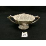 A HALLMARKED SILVER SHAPED OVAL 2 HANDLED FOOTED ROSE BOWL, BIRMINGHAM 1913 , WILMOT MANUFACTURING