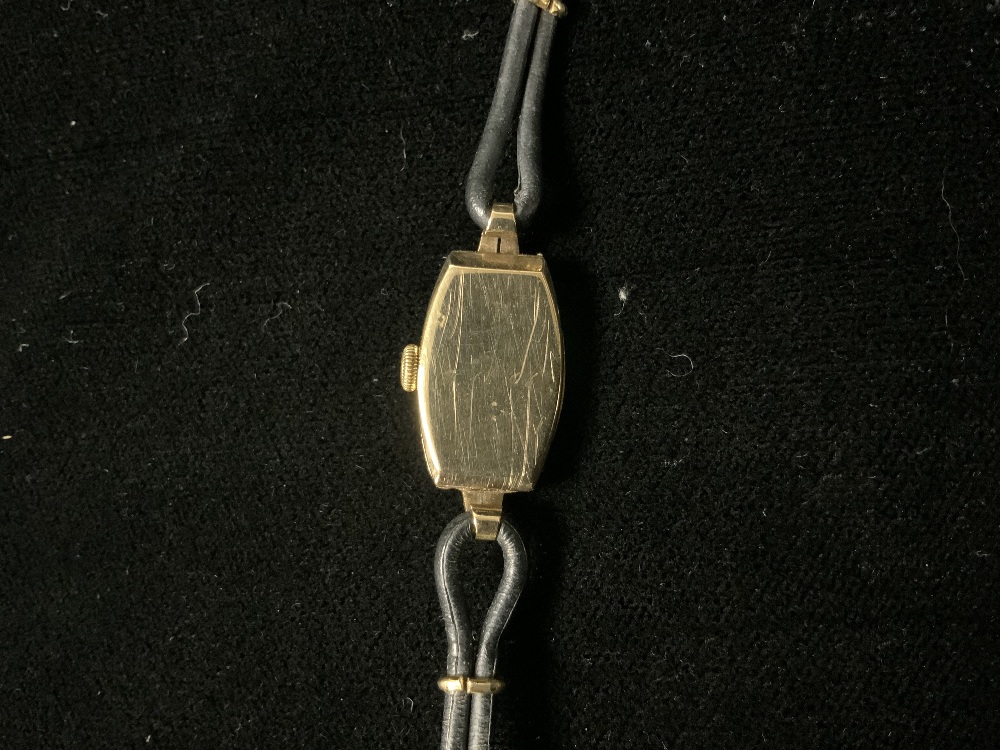 A LADIES 1930s 375 HALLMARKED GOLD WRISTWATCH. - Image 4 of 6