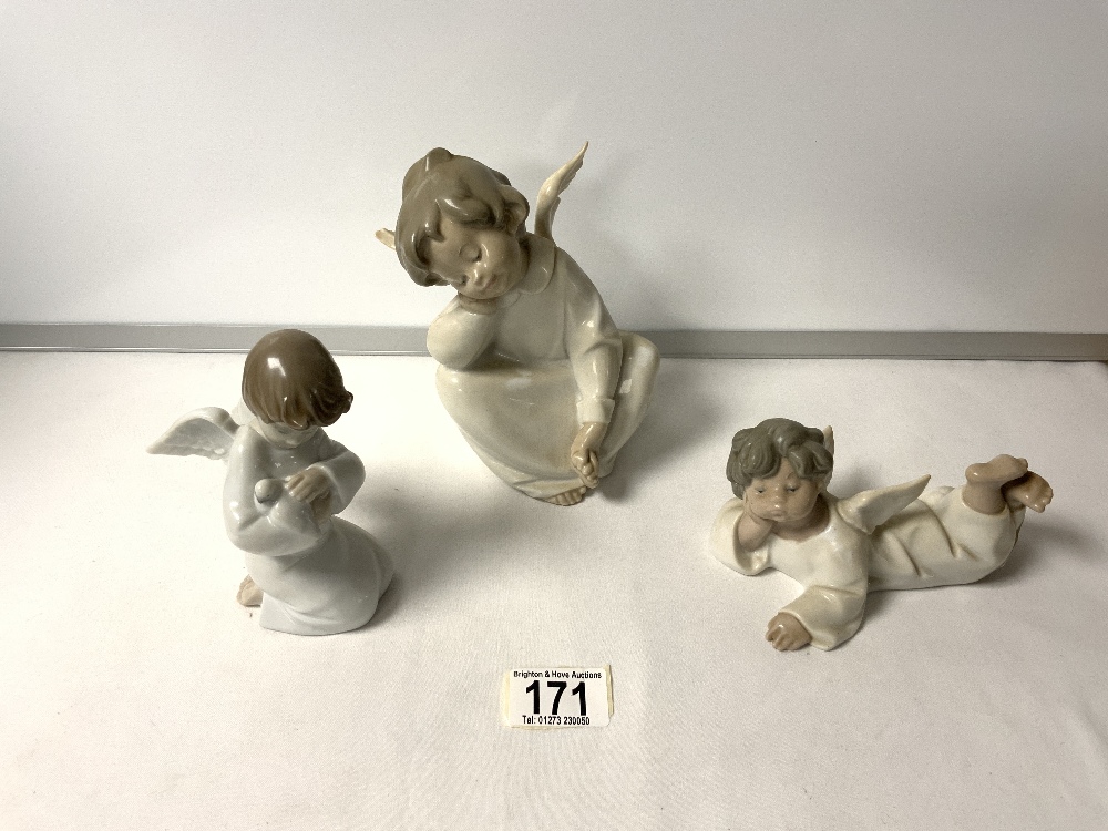 THREE ANGELS BY LLADRO LARGEST 17CM, WITH ONE OTHER