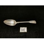 A GEORGE III HALLMARKED SILVER FIDDLE PATTERN TABLE SPOON; LONDON 1813; WILLIAM EATON; 22 CMS; 75