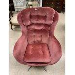 VINTAGE 70S SWIVEL BUTTON BACK CHAIR ON CHROME BASE