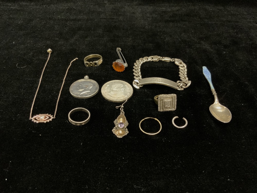 THREE HALLMARKED SILVER RINGS, SILVER IDENTITY BRACELET AND OTHER ITEMS. - Image 2 of 4