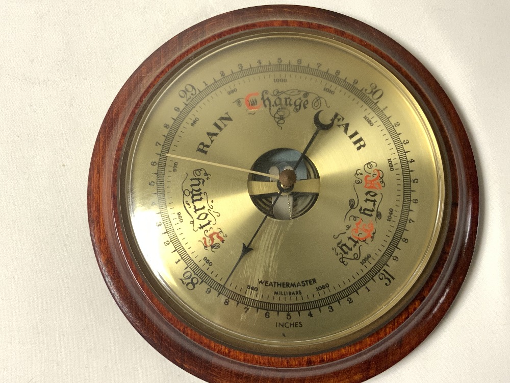 A BRASS QUARTZ CARRIAGE CLOCK BY RAPPORT - LONDON, AND A WEATHERMASTER BAROMETER. - Image 2 of 4