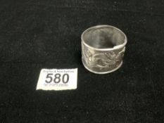 CHINESE HALLMARKED SILVER NAPKIN RING WITH DRAGON RELIEF DECORATION, CHARACTER MARK TO INSIDE.