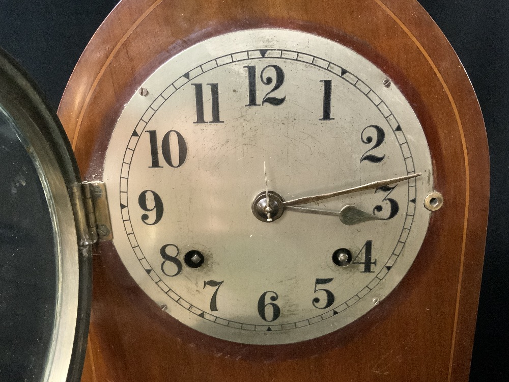 EDWARDIAN MAHOGANY AND BOXWOOD INLAID LANCET SHAPED MANTEL CLOCK WITH SILVERED DIAL; 31 CMS. - Image 2 of 5