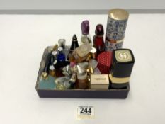 A COLLECTION OF MINIATURE LADIES SCENTS - INCLUDES LUCIEN LELONG PARIS, WORTH, D'IAMANT, AND