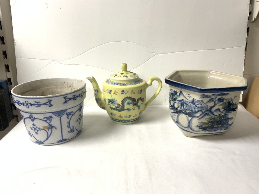 IMARI PORCELAIN HEXAGONAL CHARGER, 31CM ORIENTAL PORCELAIN CIRCULAR BOWL, CHINESE TEAPOT AND TWO - Image 3 of 4