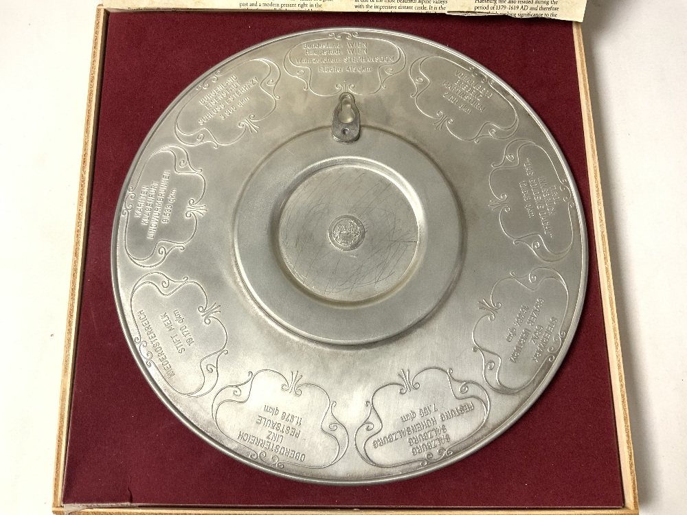 AUSTRIAN PEWTER WALL PLATE WITH PROVINCES COATS OF ARMS DECORATION, IN FITTED BOX. - Image 4 of 6