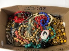 QUANTITY OF VINTAGE COSTUME JEWELLERY NECKLACES,BROOCHES AND MORE