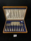 HALLMARKED SILVER 6 FISH KNIVES AND 5 FORKS; SHEFFIELD 1929; FRANK COBB & CO LTD; 556 GMS.