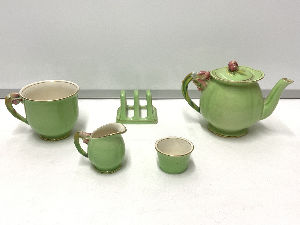 1930S ROYAL WINTON GRIMWADES BREAKFAST SET WITH TRAY ( CHIP TO RIM OF CUP AND CRAZING ) - Image 3 of 4