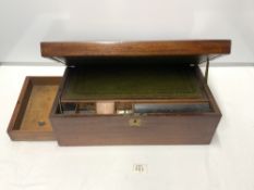VICTORIAN MAHOGANY WRITING SLOPE WITH GREEN TOOLED LEATHER WITH ORIGINAL LOCKABLE KEY