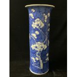 ORIENTAL BLUE AND WHITE BLOSSOM PATTERN SPILL VASE, 31 CMS.