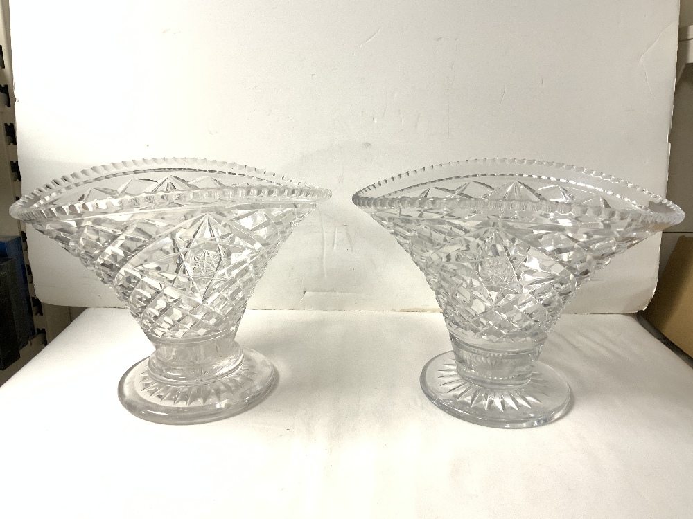 A PAIR OF HEAVY CUT GLASS VASES, 20 CMS AND FROSTED MOULDED GLASS FIGURE ROSE BOWL. - Image 4 of 4