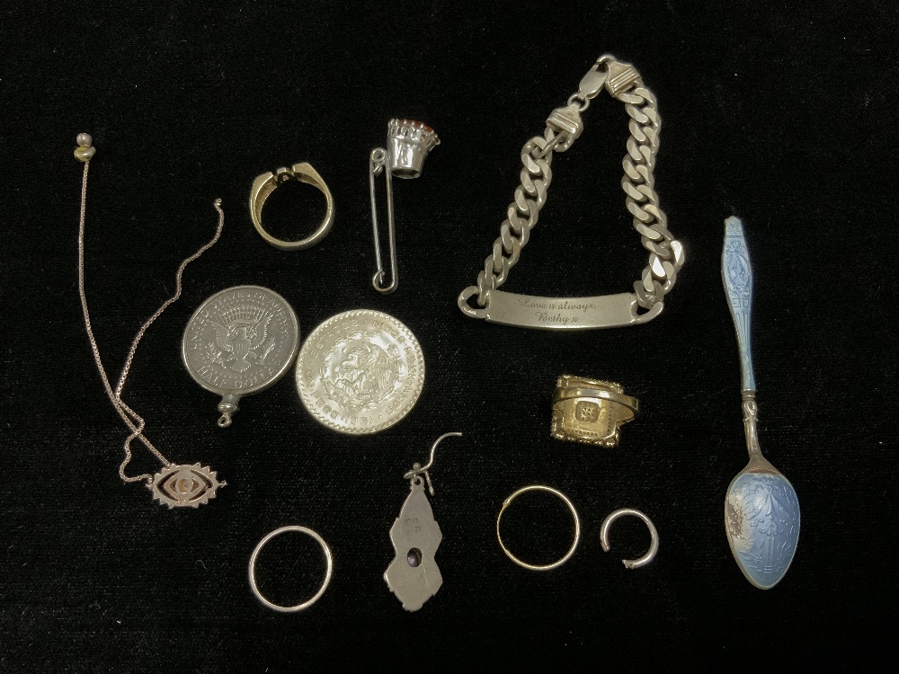 THREE HALLMARKED SILVER RINGS, SILVER IDENTITY BRACELET AND OTHER ITEMS. - Image 4 of 4