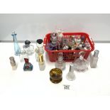 QUANTITY OF GLASS AND CERAMIC PERFUME BOTTLES