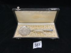 A CONTINENTAL 800 SILVER PIERCED AND ENGRAVED SIFTER SERVING SPOON IN CASE, 46 GRAMS.