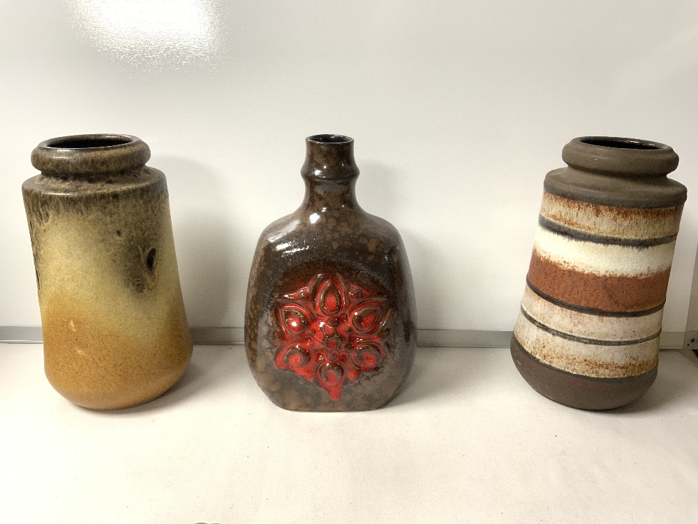 QUANTITY OF ART POTTERY INCLUDES SYLVAC AND MORE - Image 3 of 5