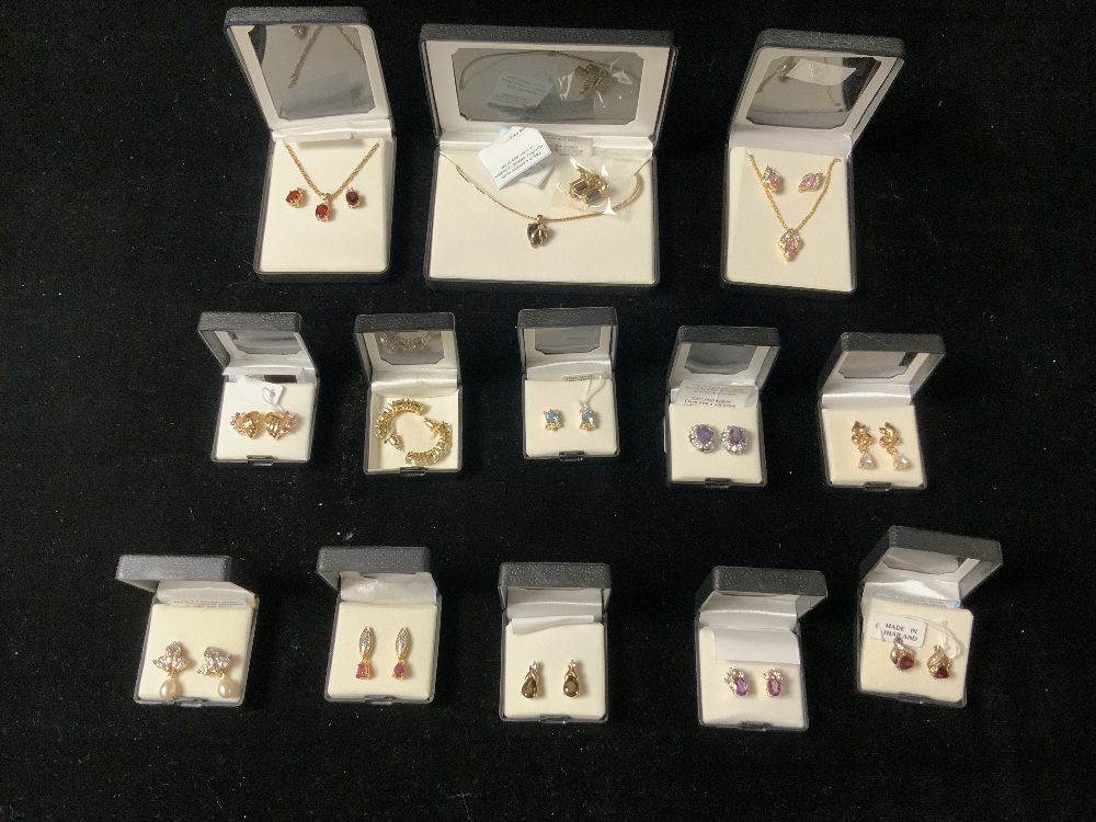 TEN PAIRS OF MODERN STONE SET EARRINGS, AND 3 NECKLACE/EARRING SETS. - Image 2 of 4