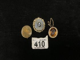 VICTORIAN YELLOW METAL BROOCH SET WITH SEED PEARLS AND CITRINE AND TWO VICTORIAN AGATE STONE SET