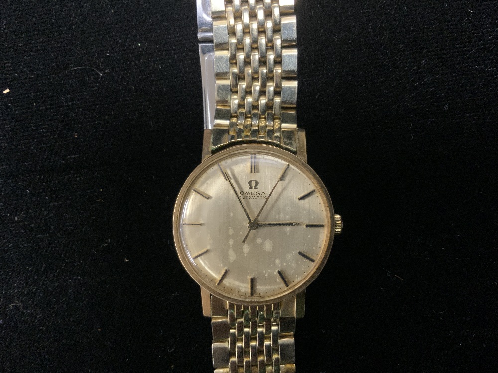 A GENTS 1960s OMEGA AUTOMATIC, HALLMARKED 375 GOLD WRISTWATCH, ON A GOLD PLATED OMEGA STRAP, WITH - Image 2 of 7