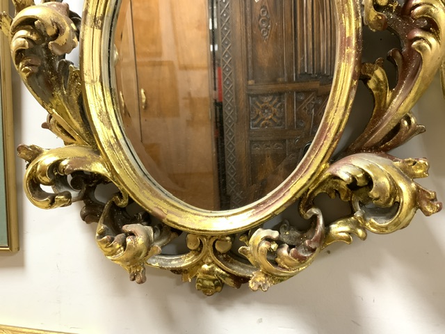 A ROCOCO STYLE GILT PAINTED COMPOSITE OVAL WALL MIRROR; 68X50 CMS. - Image 3 of 3