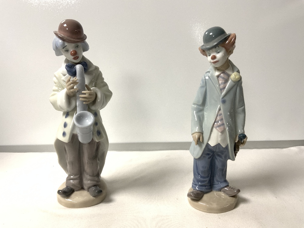 TWO LLADRO FIGURES - SWEET DREAMS AND NEW PLAYMATES AND TWO CLOWNS - Image 3 of 4