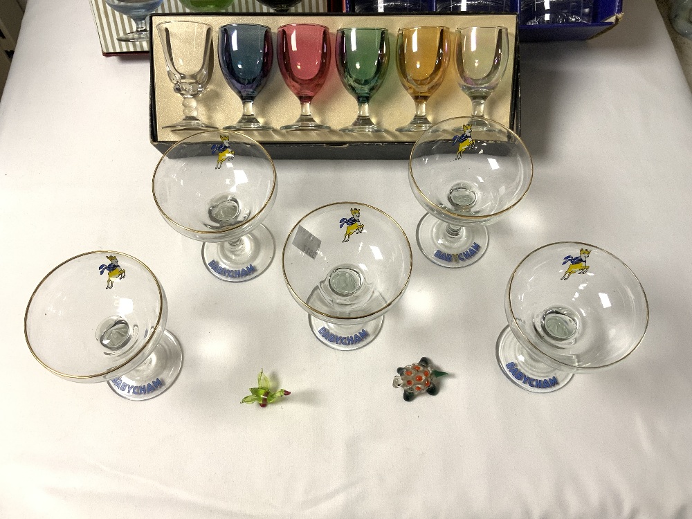 FIVE BABYCHAM GLASSES, SET LEAD CRYSTAL TUMBLERS AND TWO MATCHED BOXED SETS OF GLASSES. - Image 3 of 5