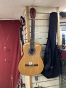 CASED JOSE FERRER EL PRIMO CLASSICAL GUITAR WITH CASE