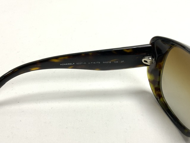 GENUINE CHANEL SUNGLASSES WITH CASE ( 5227-H C714/T5 58018 135 2P SERIAL NUMBERS ) - Image 4 of 9