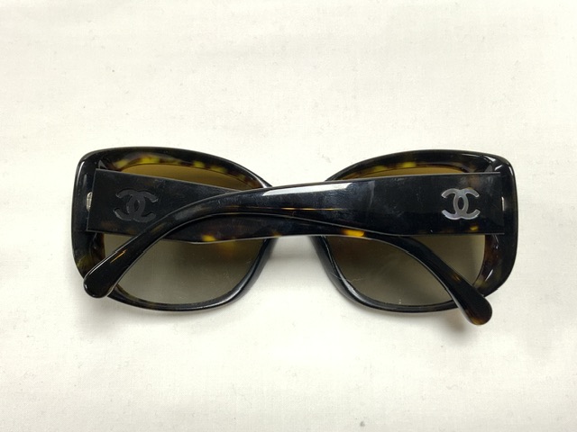 GENUINE CHANEL SUNGLASSES WITH CASE ( 5227-H C714/T5 58018 135 2P SERIAL NUMBERS ) - Image 5 of 9