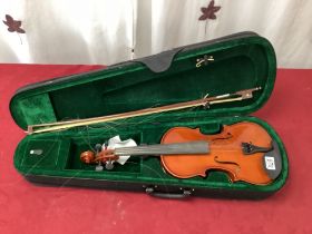 CASED SARAMANDE VIOLIN WITH BOW