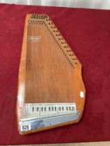 VINTAGE AUTOHARP BY OSCAR SCHMIDT