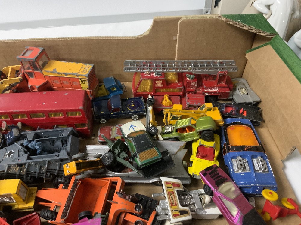 A COLLECTION OF DIE-CAST TOY VEHICLES; DINKY CRANE, CORGI AND MATCHBOX. - Image 8 of 9