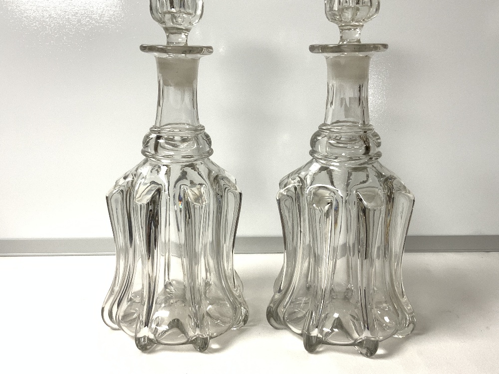 A HEAVY CUT GLASS DECANTER, PAIR OF ETCHED SHERRY DECANTERS AND TWO OTHER DECANTERS. - Image 3 of 4