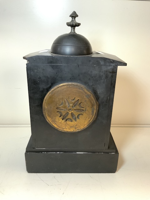 AN ANTIQUE SLATE MARBLE MANTLE CLOCK, 30CM - Image 3 of 5