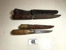 TWO VINTAGE WOOD HANDLE FISHING KNIVES.